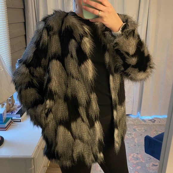 Forever 21 Jackets & Blazers - Forever 21 Faux Fur Jacket